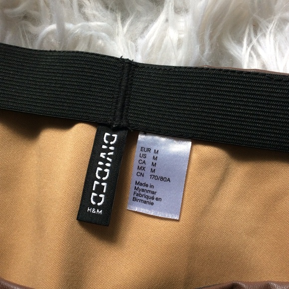 NWOT H&M Faux Leather Mini Skirt - Picture 5 of 5